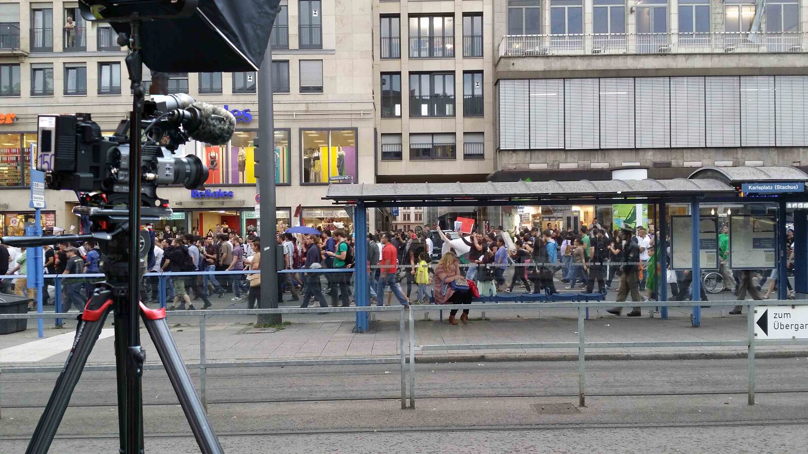 Demonstration und Ü-Wagen