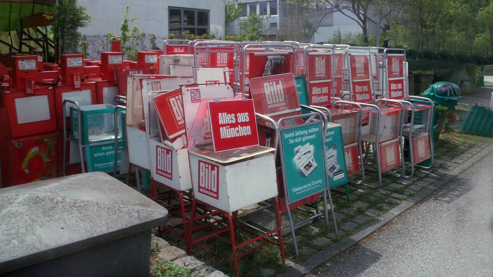 Verkaufsständer Zeitungen