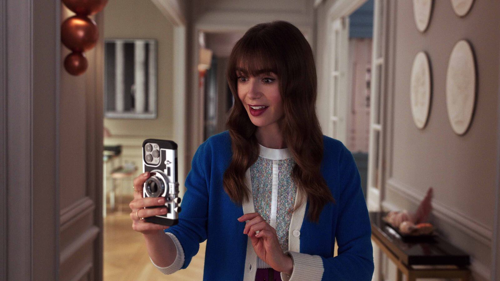 Emily in Paris S3 E9 00 23 15 19RC 4000