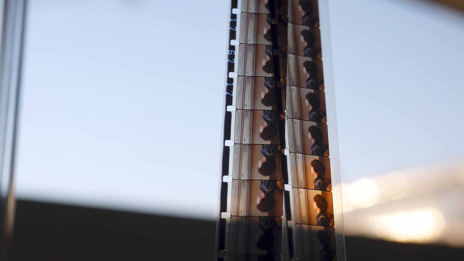 16mm Filmstreifen mit Einstellungen aus