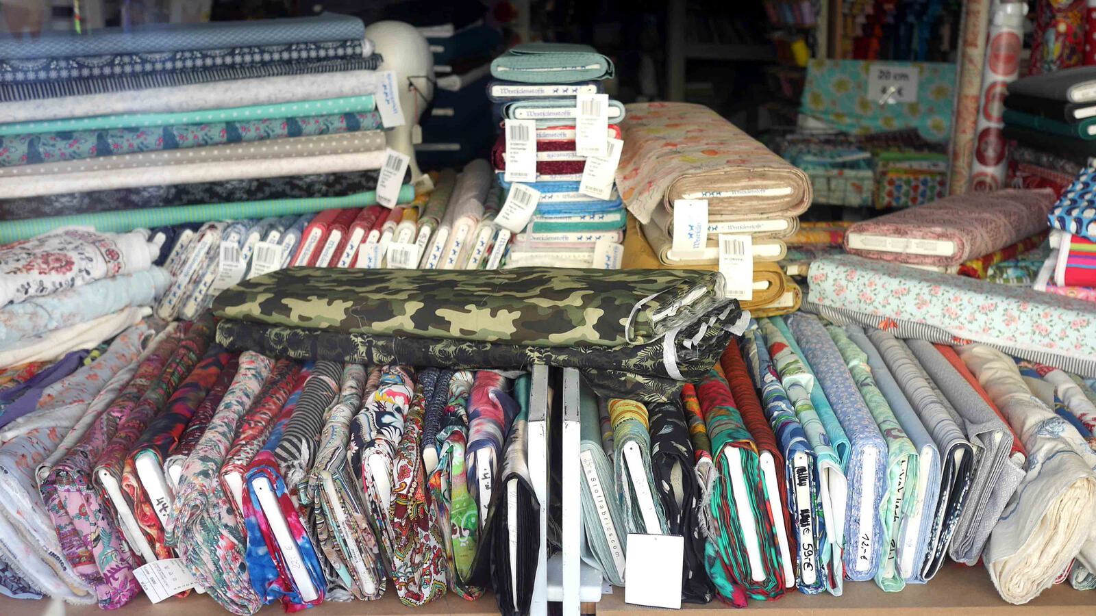 Kleidung Stoffe 4000