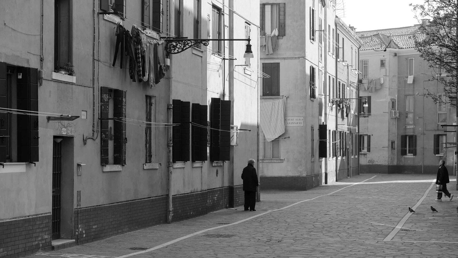 Neorealismus Strasse 4 4000