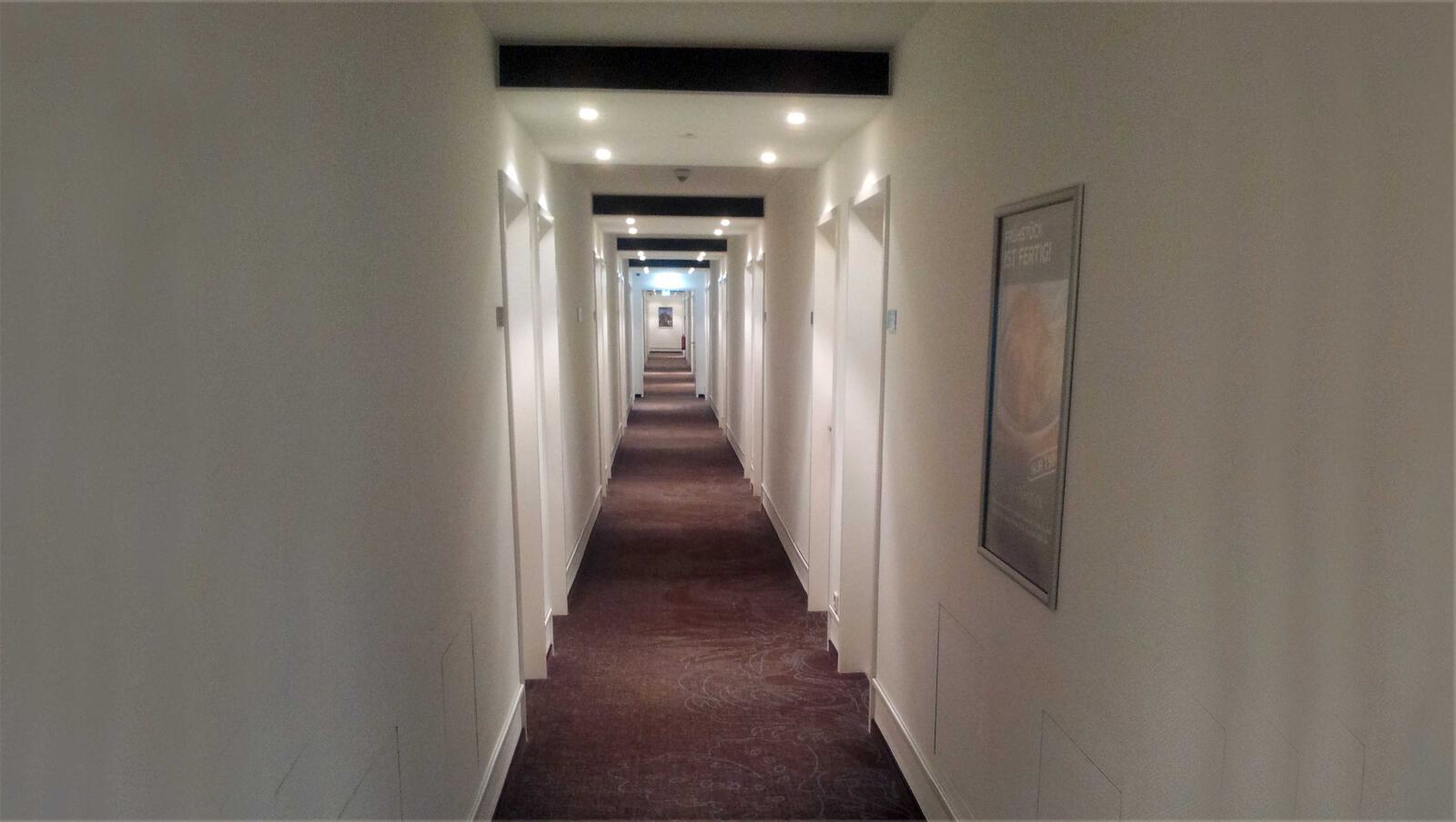 Tueren Hotelgang 4000