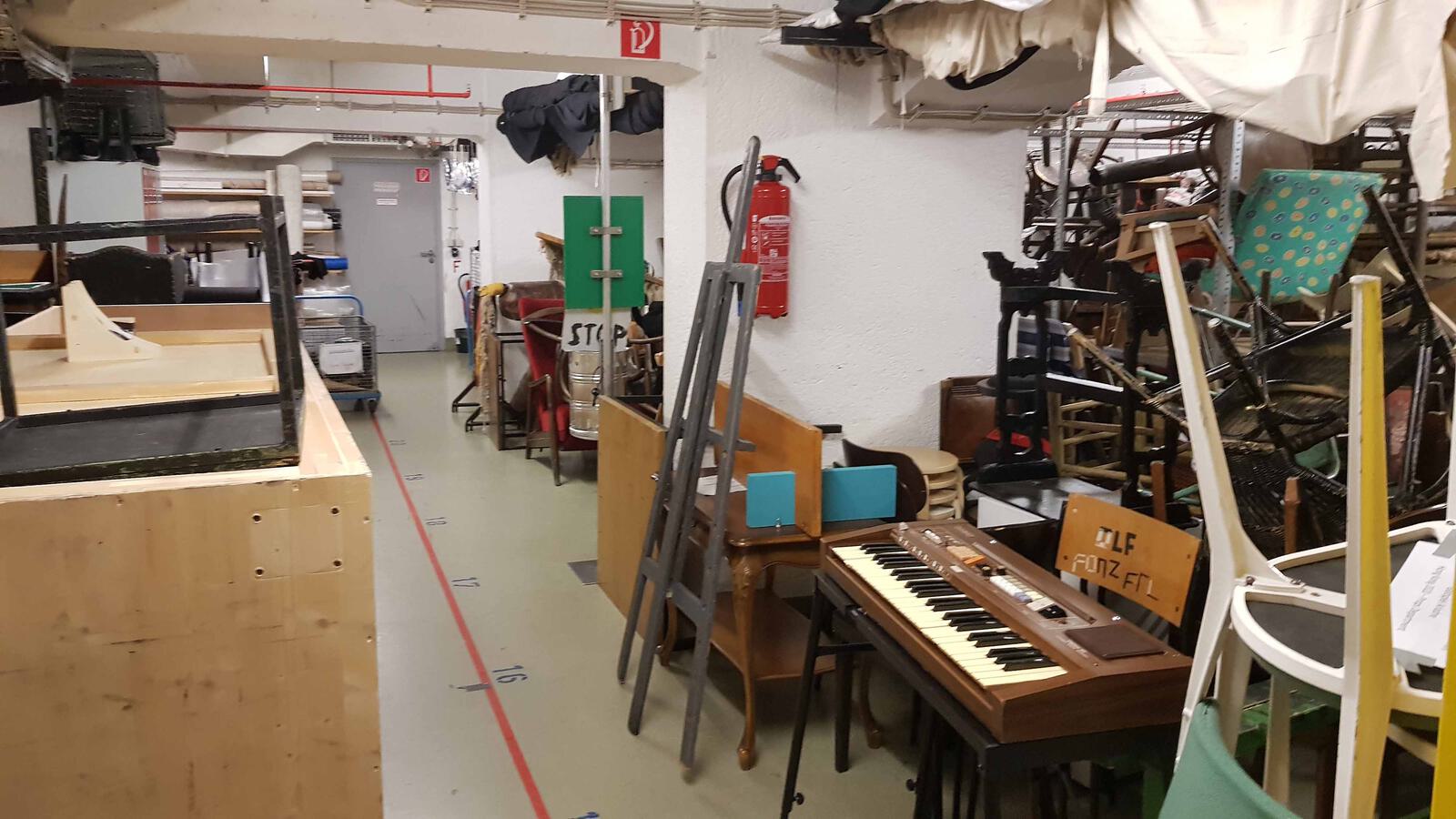 Requisiten Raum Staatsoper 4000