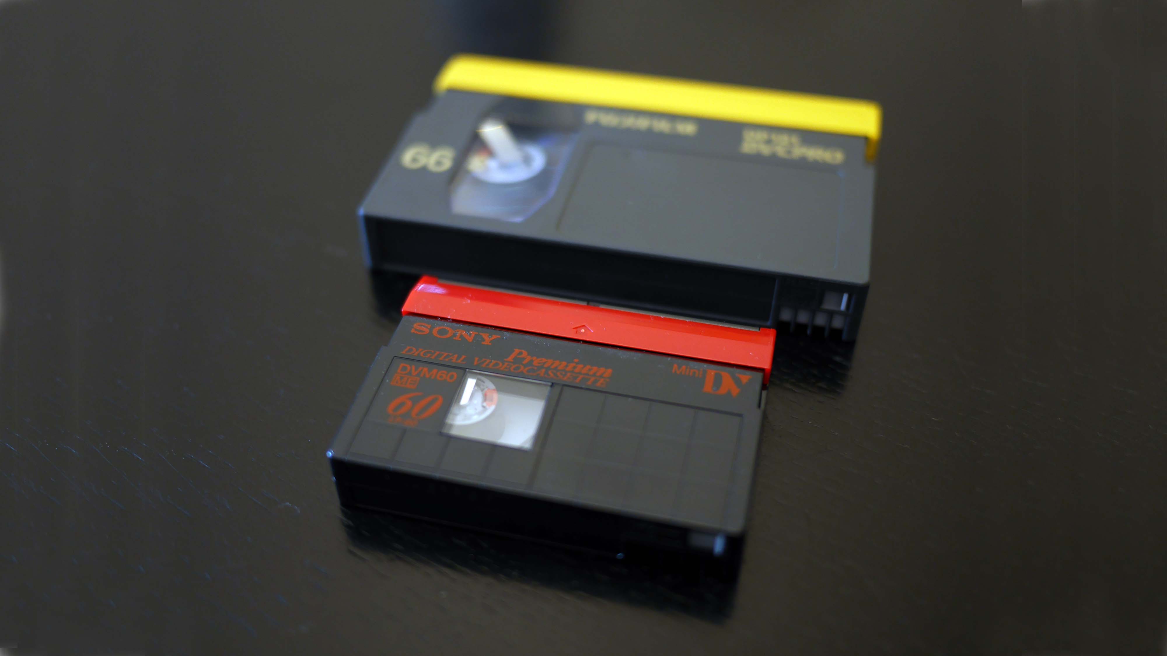 Untersicht einer Mini-DV-Kassette