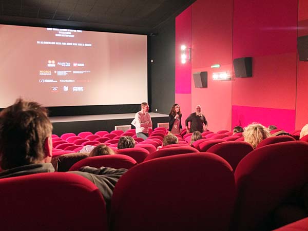 Schulvorstellung in Pariser Kino