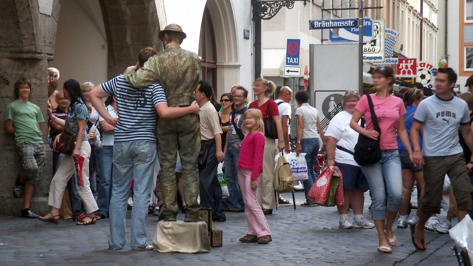 Haende Fussgaenger 3000