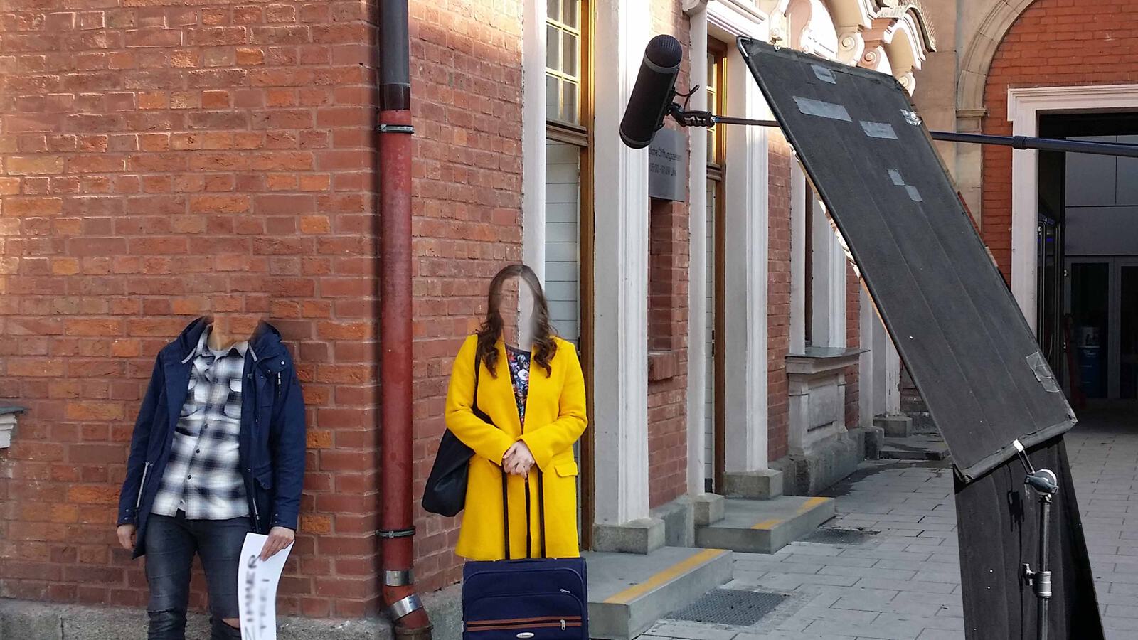 Dreharbeit mit Schauspielern ohne Gesicht=