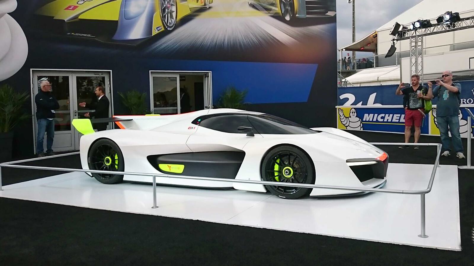 LeMans Rennauto Ausstellung 4000