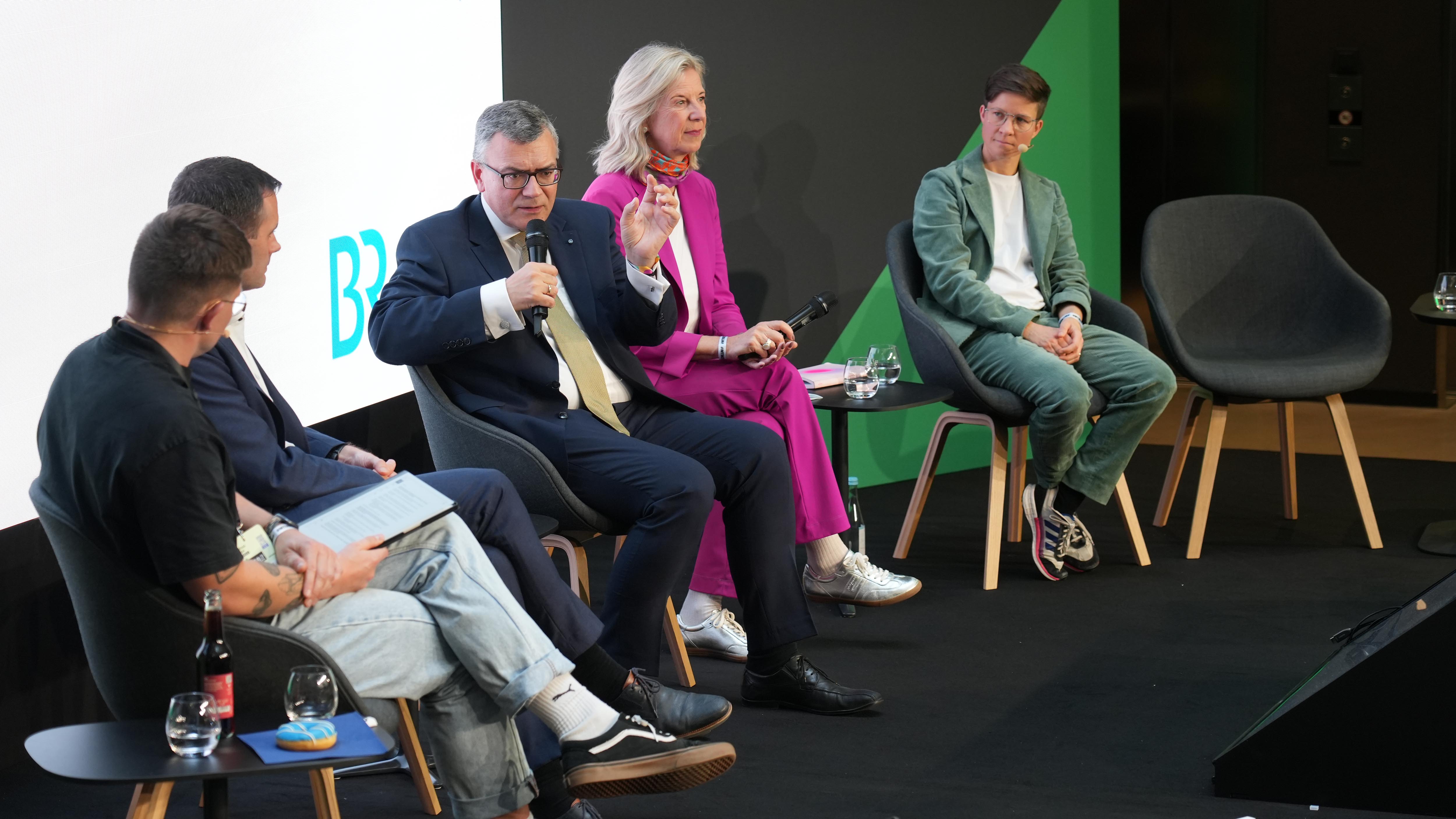 MT25 Diskussion1 5000