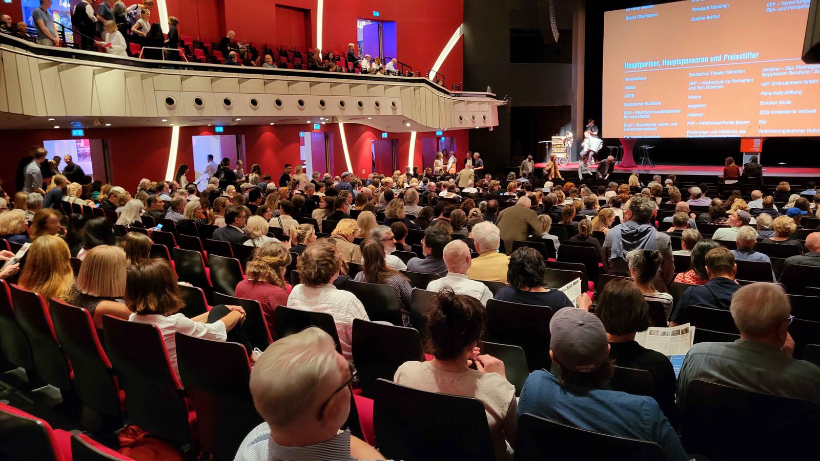 Dokfest Eroeffnung 24 2 4000