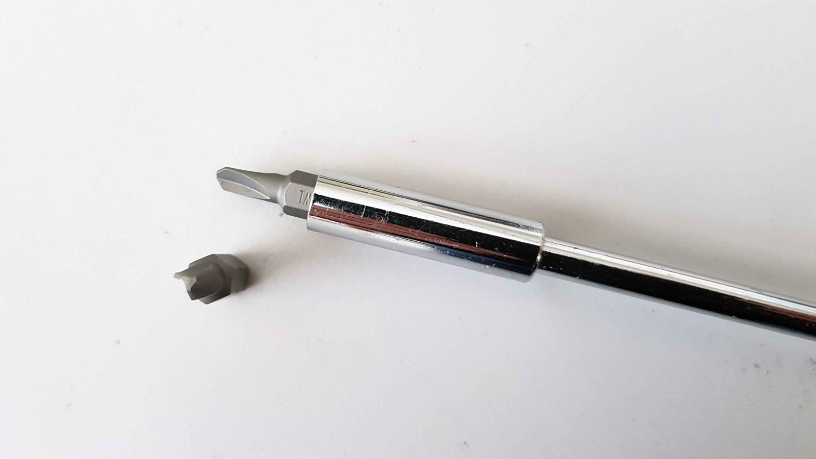 Airwick Schraube 4000