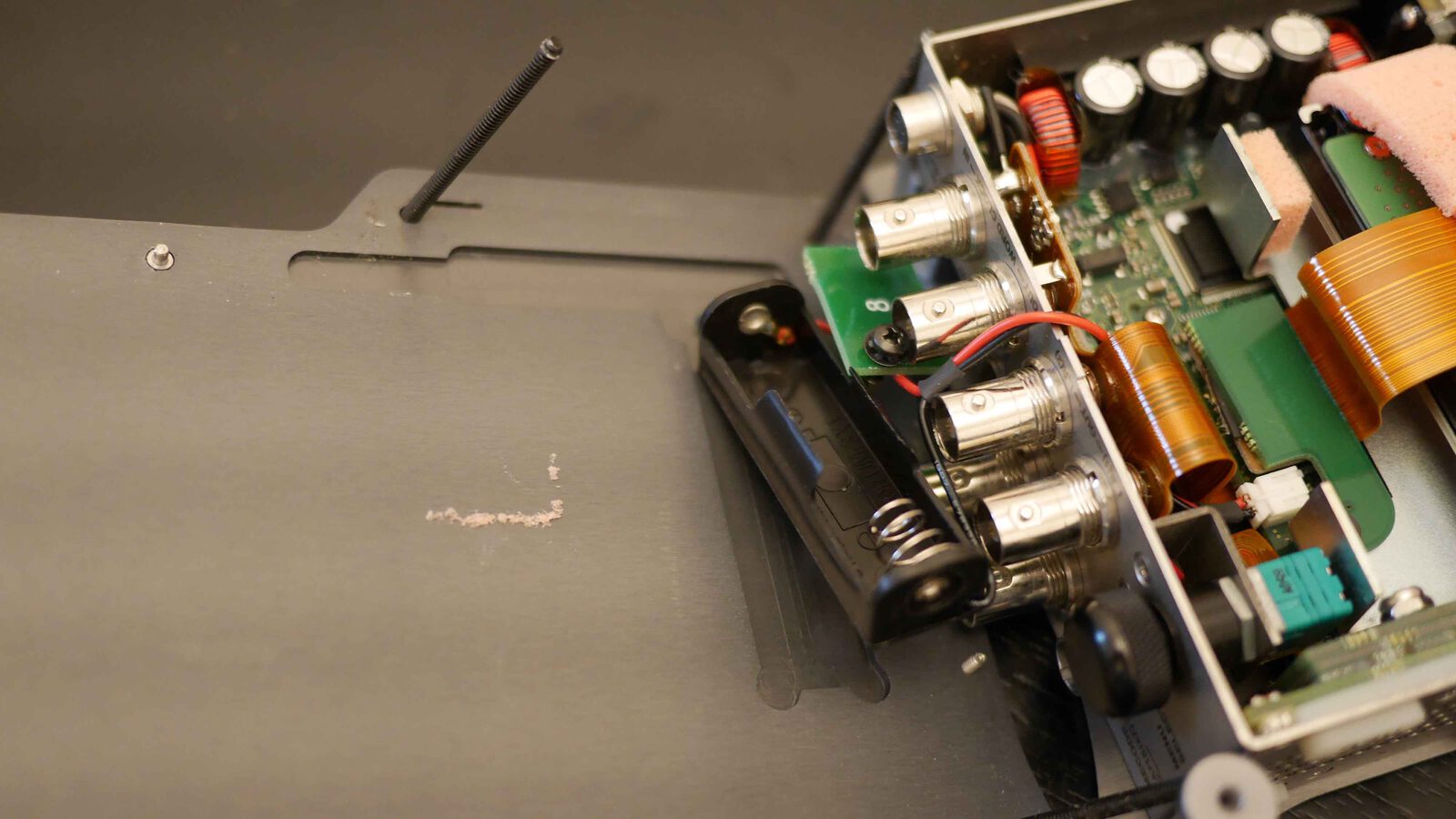 Akkufach am Bodendeckel