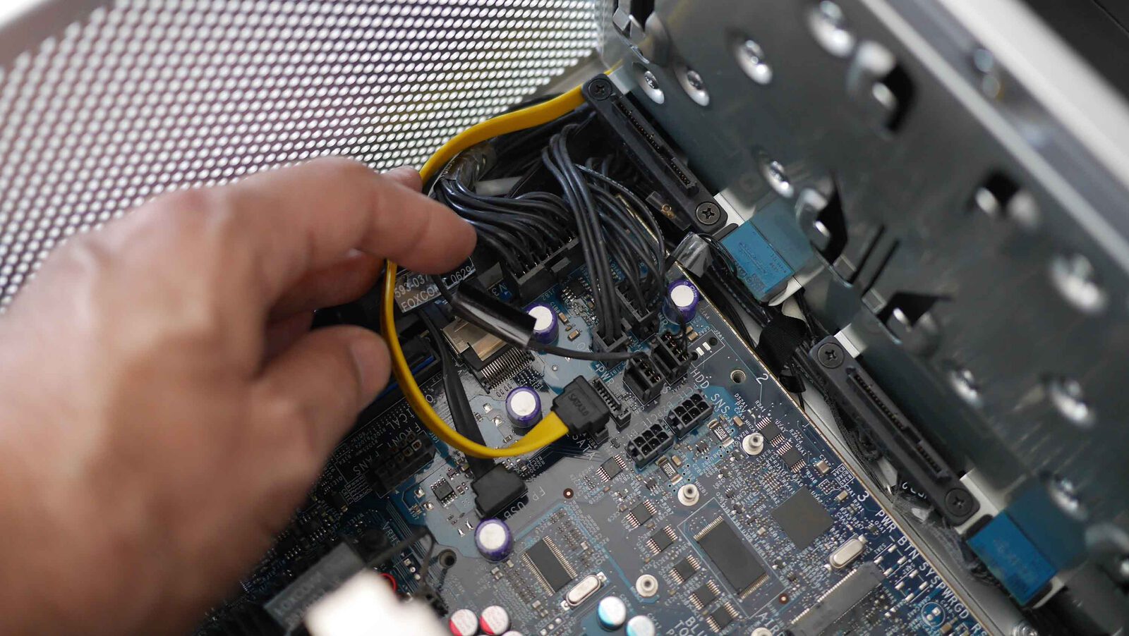 SATA-Stecker auf Motherboard