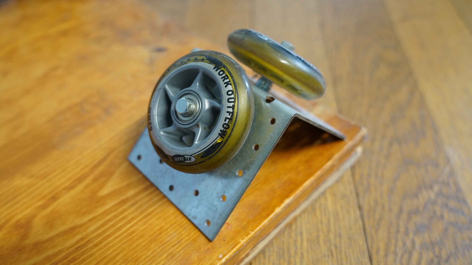 Links der drehbare Sitz für den Kameramann