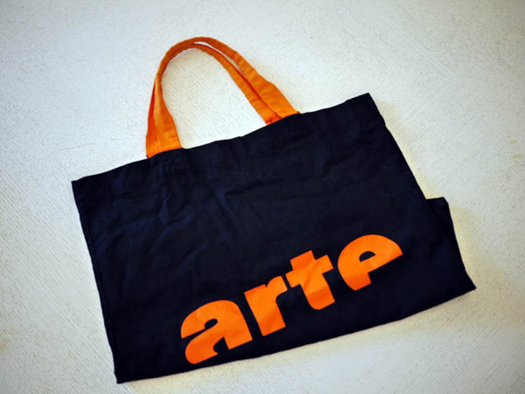 artetascheschwarz600