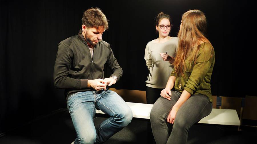 Schauspieltraining mit Tschechow & Shakespeare Texten